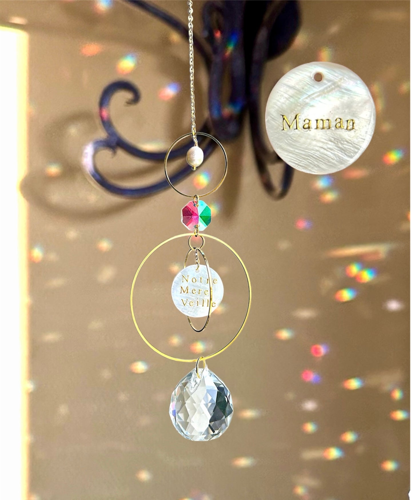 Suncatcher Rhéa gravure sur nacre au choix