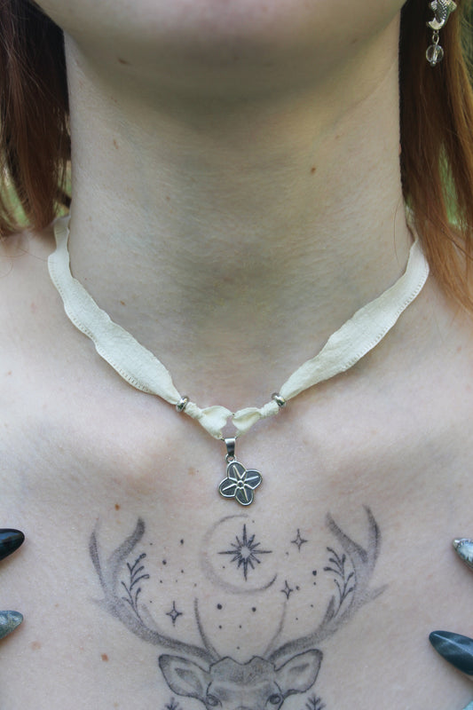 Collier Silk of Sparrow