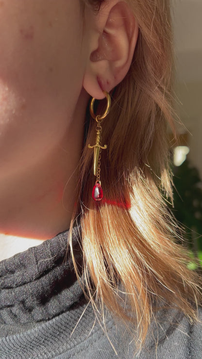 Boucles d’oreilles Hollow’s Edge rouges 2en1