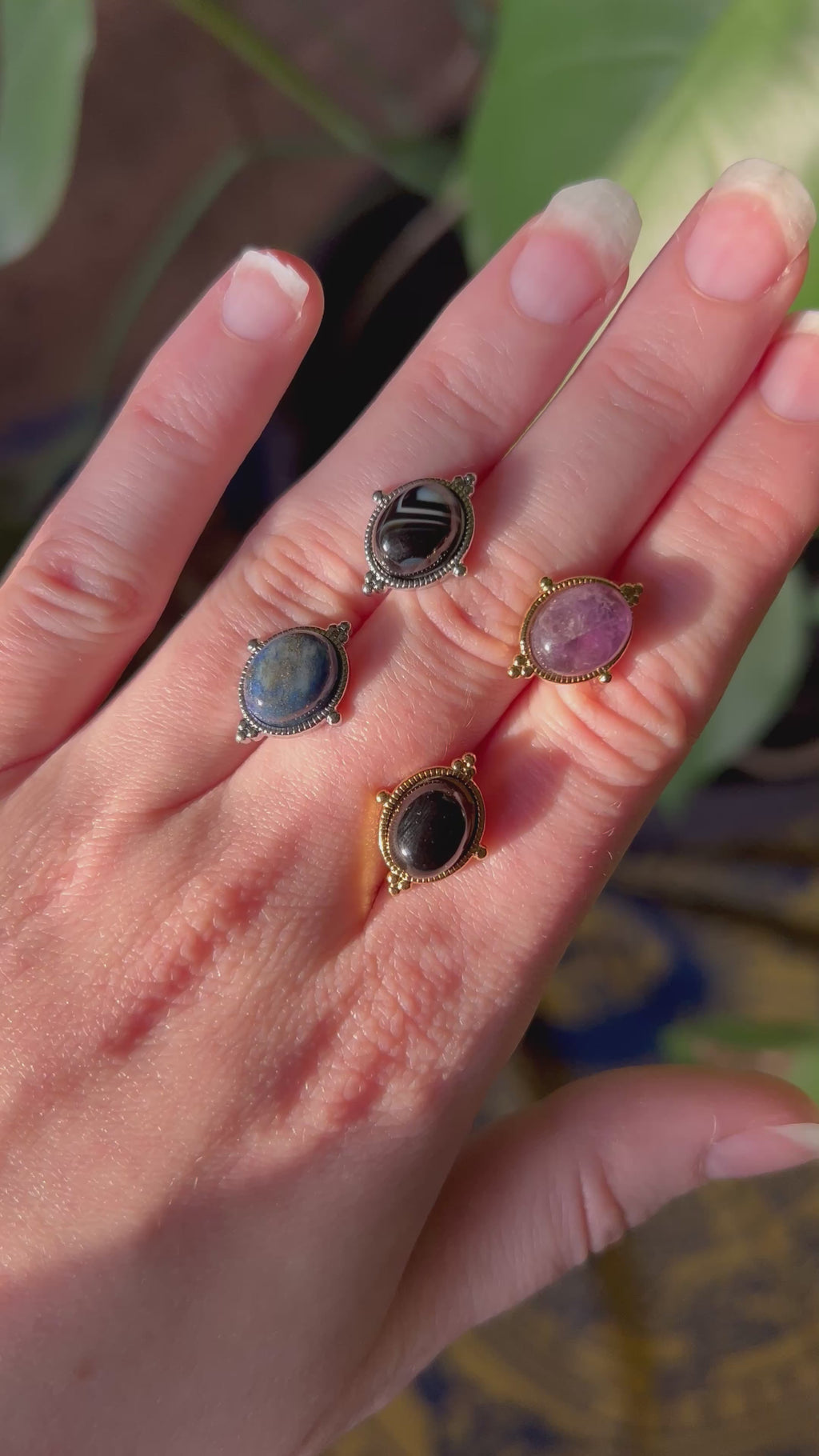 Puces d’oreilles Beruna pierres naturelles personnalisable et amovibles
